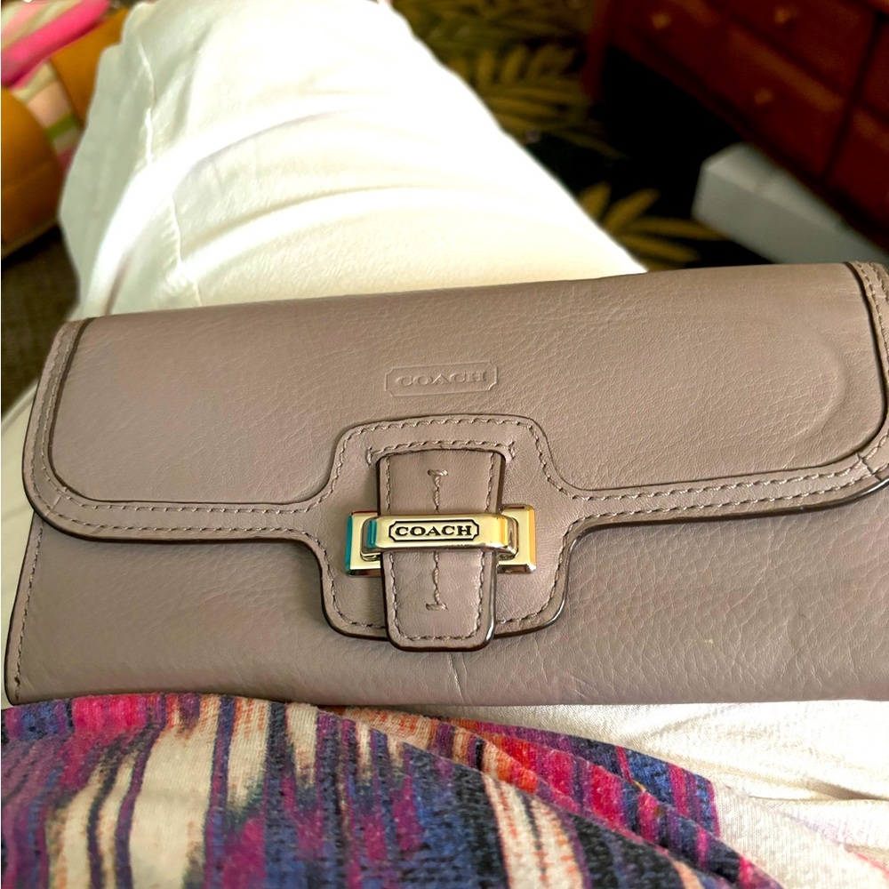 Coach snap wallet in near perfect shape.